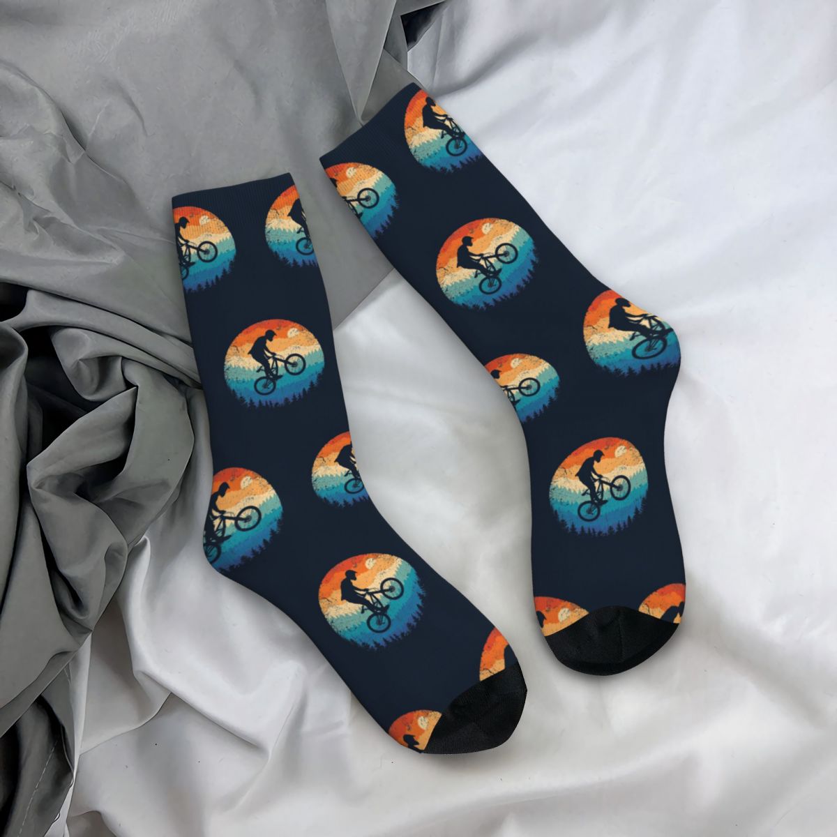 男性用のクレイジーソックス,マウンテンバイク,レトロヒップホ - Mountain Biking Socks のレビューと価格