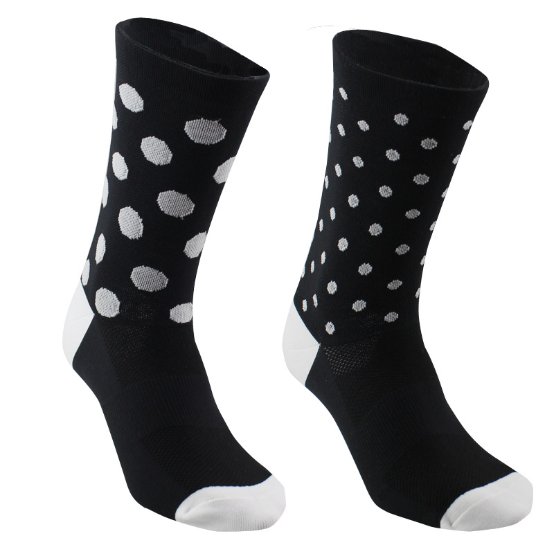 男性と女性のための通気性のあるサイクリングソックス,高品質, - Mountain Biking Socks のレビューと価格